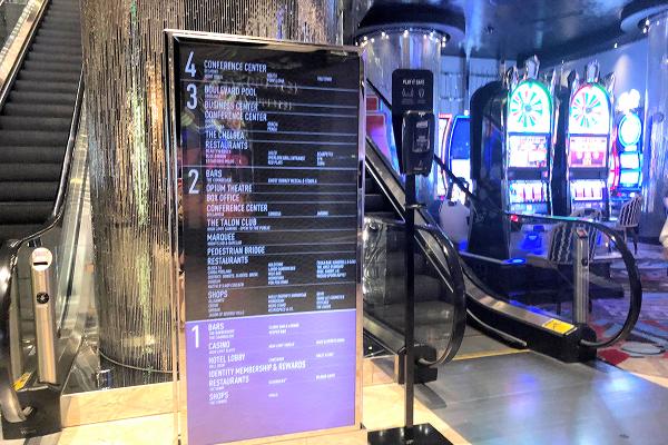 コスモポリタン エレベーター前