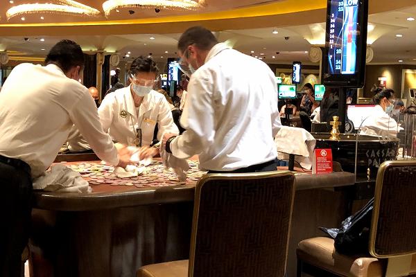 シーザーズパレス スロットマシンの清掃